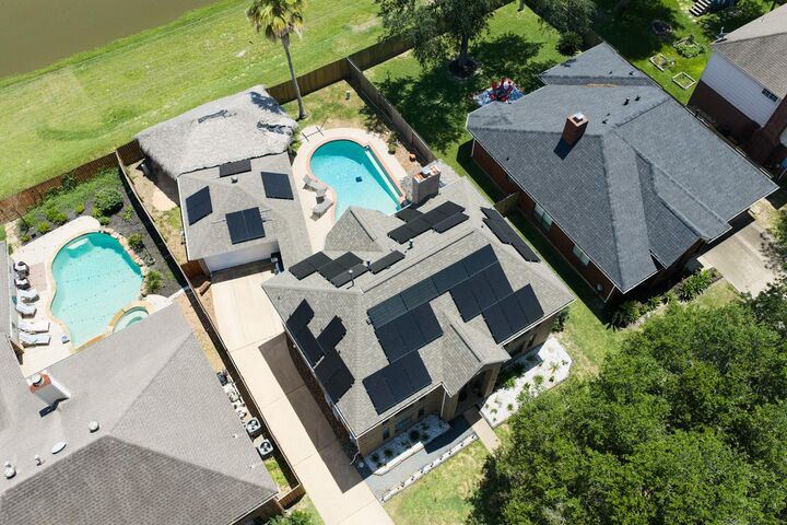 Property Photo: 2113 Spinnaker Drive TX 77573