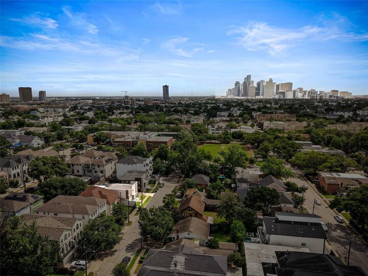 Property Photo: 1710 Maryland Street B TX 77006