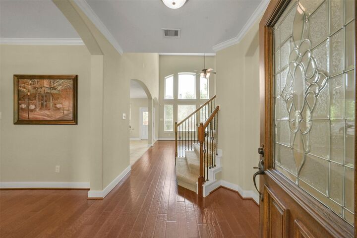 Property Photo: 110 N Victoriana Circle TX 77389