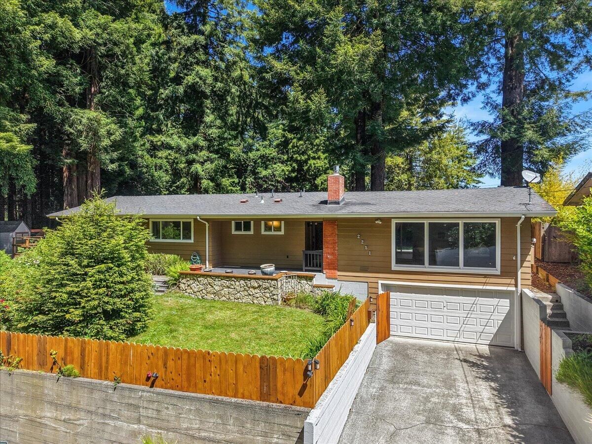 Property Photo: 2251 Russ Street CA 95501