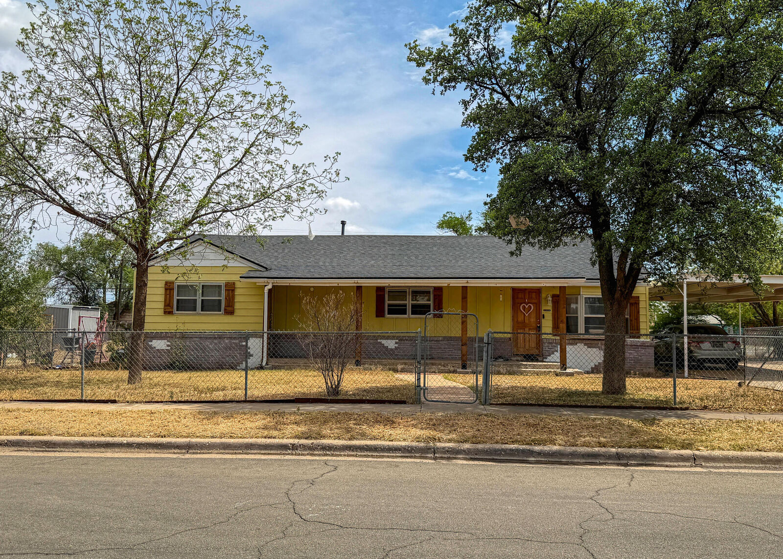 Property Photo:  3221 Emory Street  TX 79415 