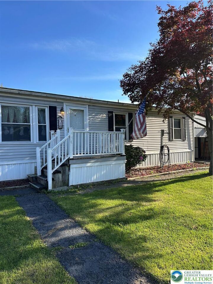 Property Photo: 80 Juniper Court PA 18014