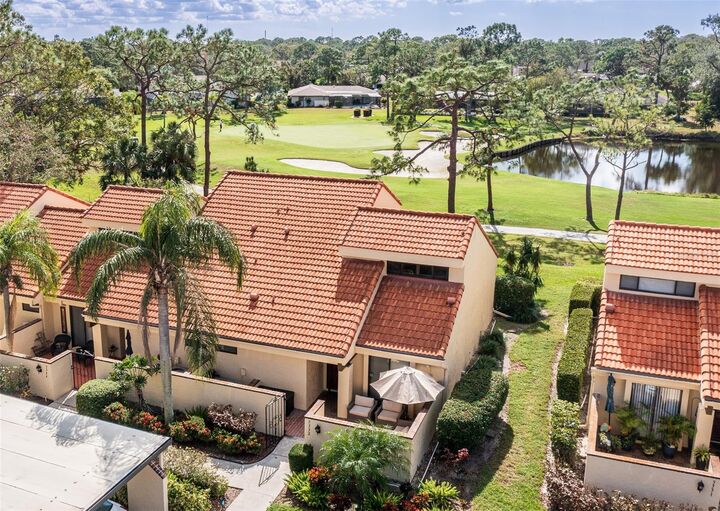 Property Photo: 5332 Huntingwood Court 26 FL 34235