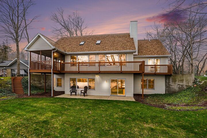 Property Photo:  9895 Lakeview Drive  MI 49103 