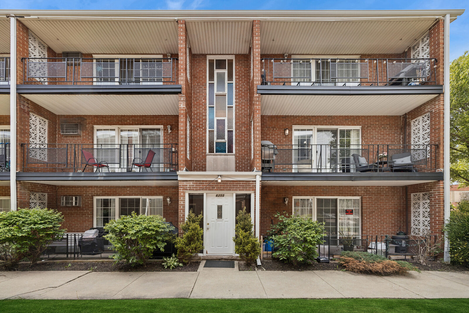Property Photo:  6255 S Mason Avenue 2A  IL 60638 