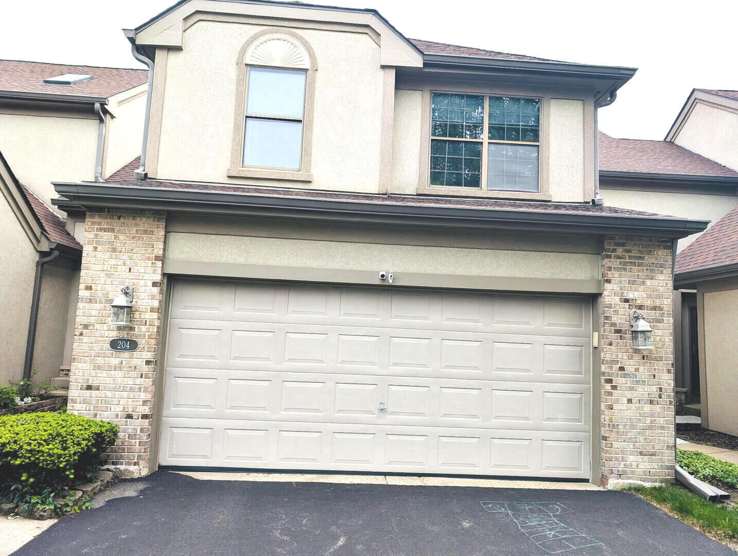 Property Photo: 204 Bright Ridge Drive IL 60194