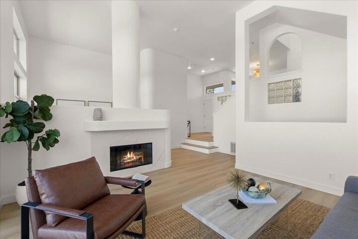 Property Photo:  809 Columbia Circle  CA 94065 