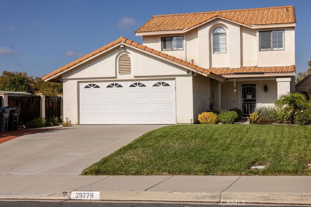 Property Photo:  39779 Oak Cliff Drive  CA 92591 