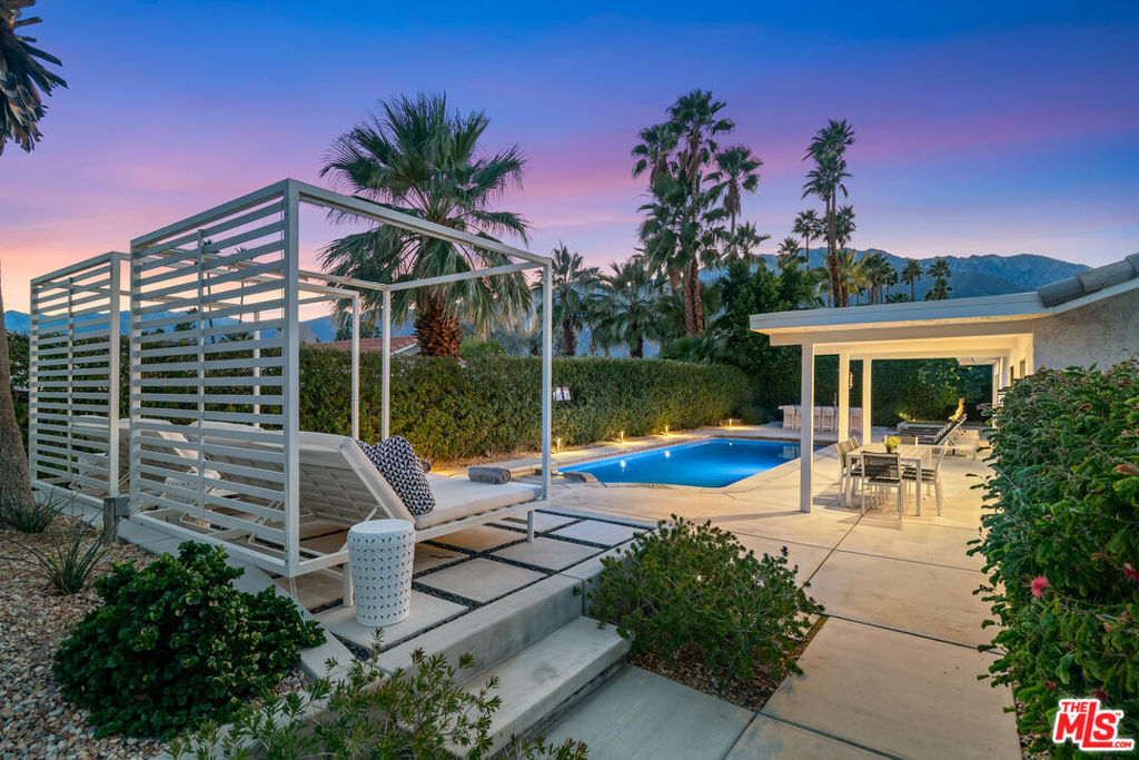 Property Photo:  2251 E Calle Papagayo  CA 92262 