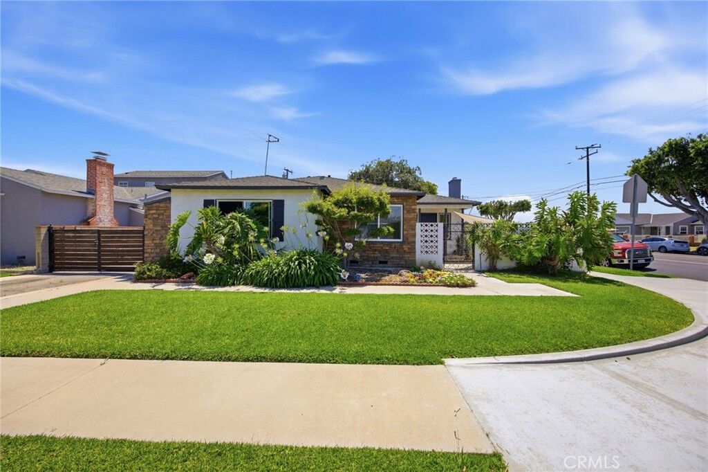 Property Photo:  11402 Bradhurst St  CA 90606 
