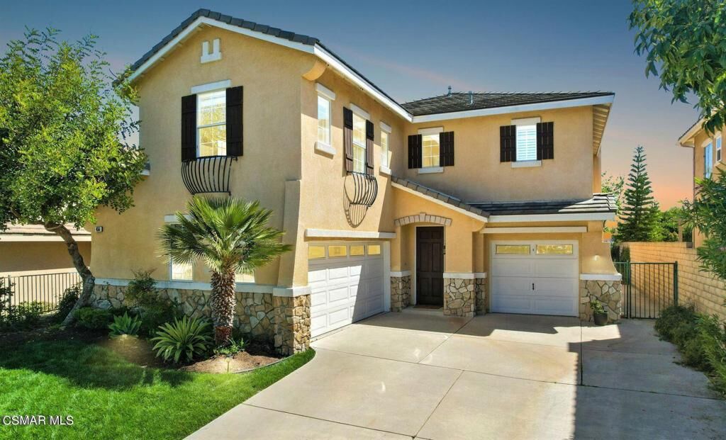 Property Photo: 456 Calle Veracruz CA 91320