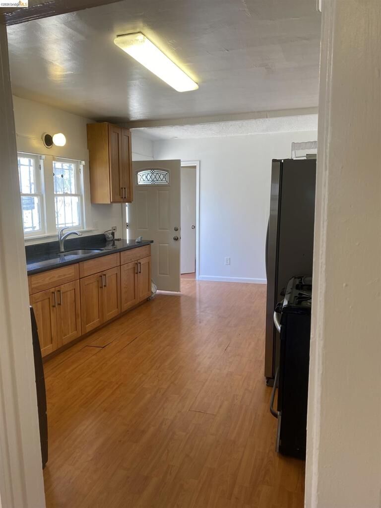Property Photo:  1323 E 21st St  CA 94606 