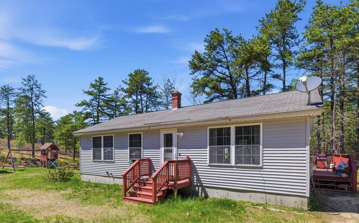 Property Photo:  29 Ridge Road  ME 04076 