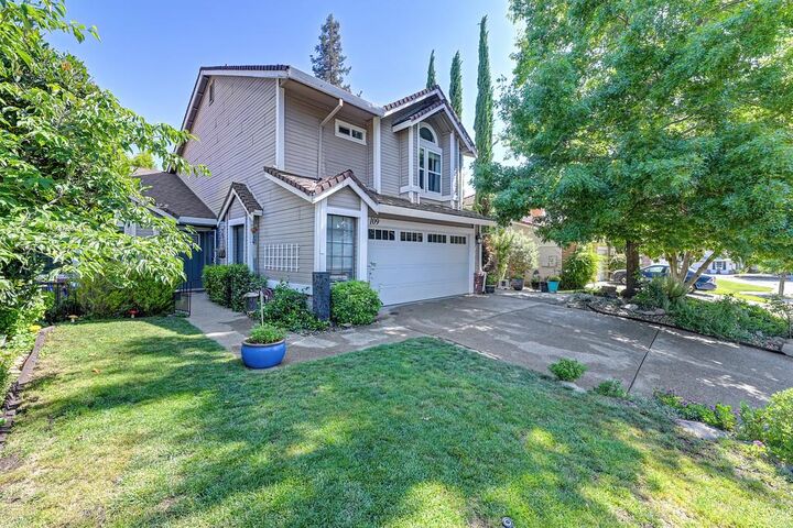 Property Photo: 109 Crossing Way CA 95630