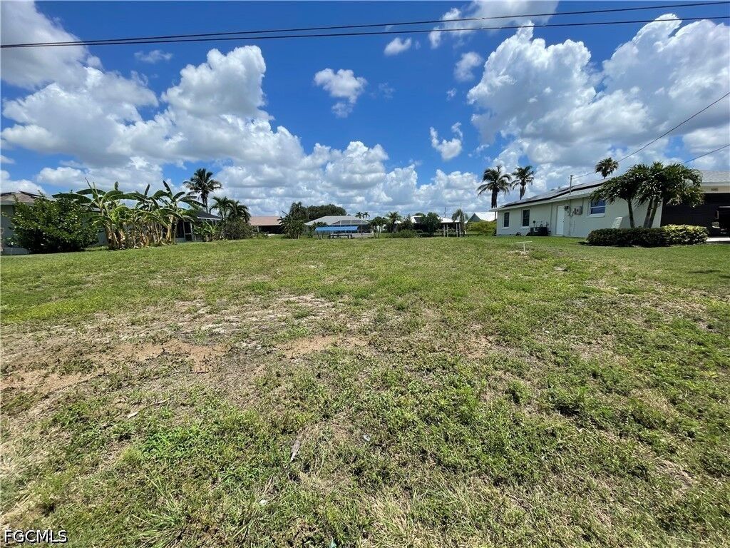 Property Photo:  1441 SE 21st Lane  FL 33990 