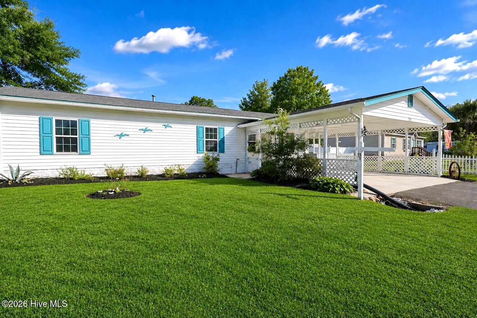 Property Photo:  324 Cypress Avenue  NC 28445 