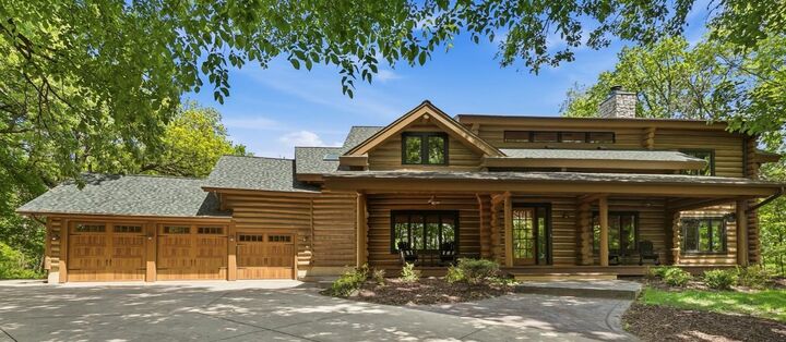 Property Photo: 2050 Oakwood Ridge MN 55317