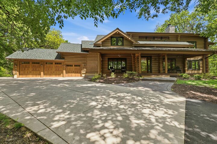 Property Photo: 2050 Oakwood Ridge MN 55317