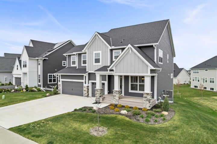Property Photo:  10122 Shadyview Lane N  MN 55311 