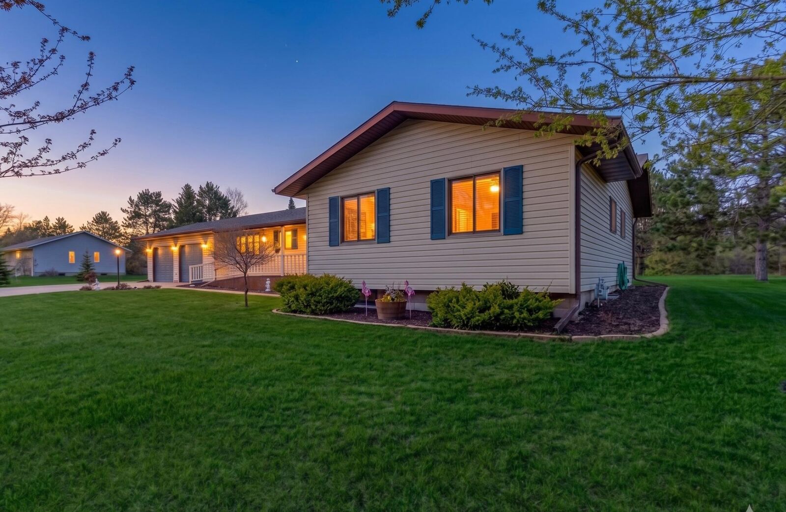 Property Photo:  6834 Dickinson Drive NW  MN 56601 