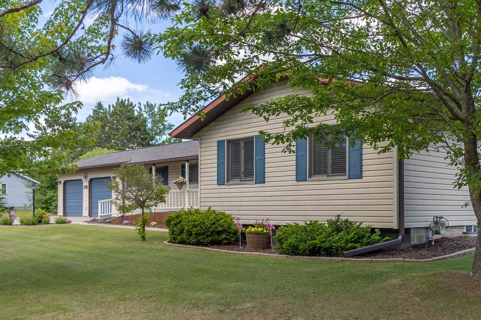 Property Photo: 6834 Dickinson Drive NW MN 56601