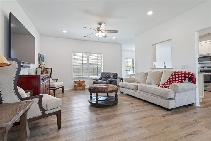 Property Photo: 201 Pin Oak Street AR 72734