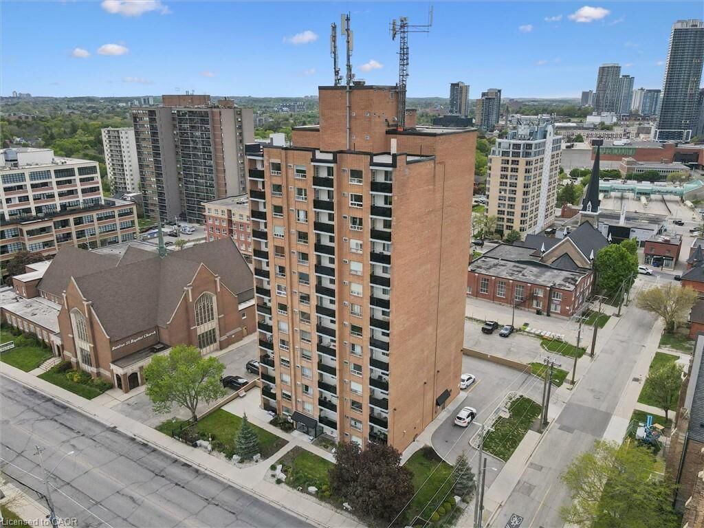 Property Photo:  64 Benton Street 304  ON N2G 4L9 