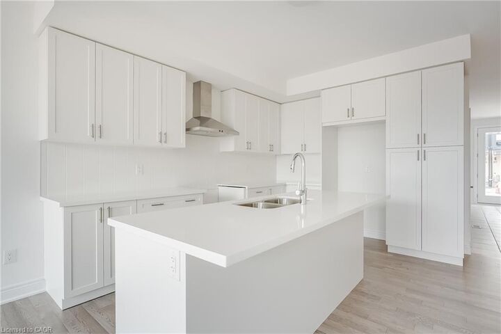 Property Photo: 2273 Turnberry Road 31 ON L7M 2B2