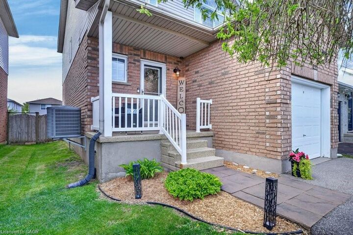 Property Photo:  222 Grey Fox Drive  ON N2E 3N4 