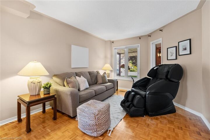 Property Photo: 1263 Bantham Street ON L5V 1Y8