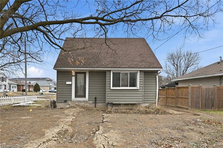 Property Photo:  70 Whyte Avenue N  ON L2V 2T7 
