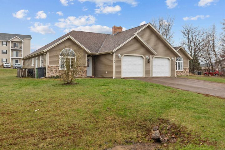 106 Heron Drive — photo 1