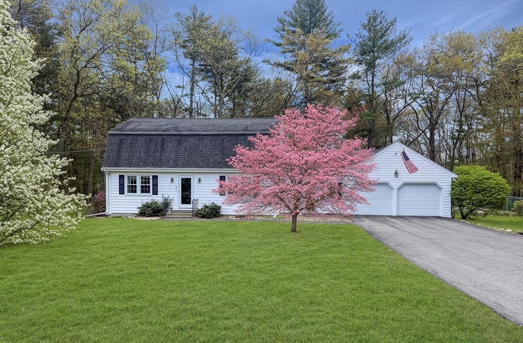 Property Photo:  7 Farrwood Dr  MA 01810 