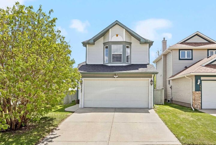 242 Hidden Spring Mews NW — photo 1