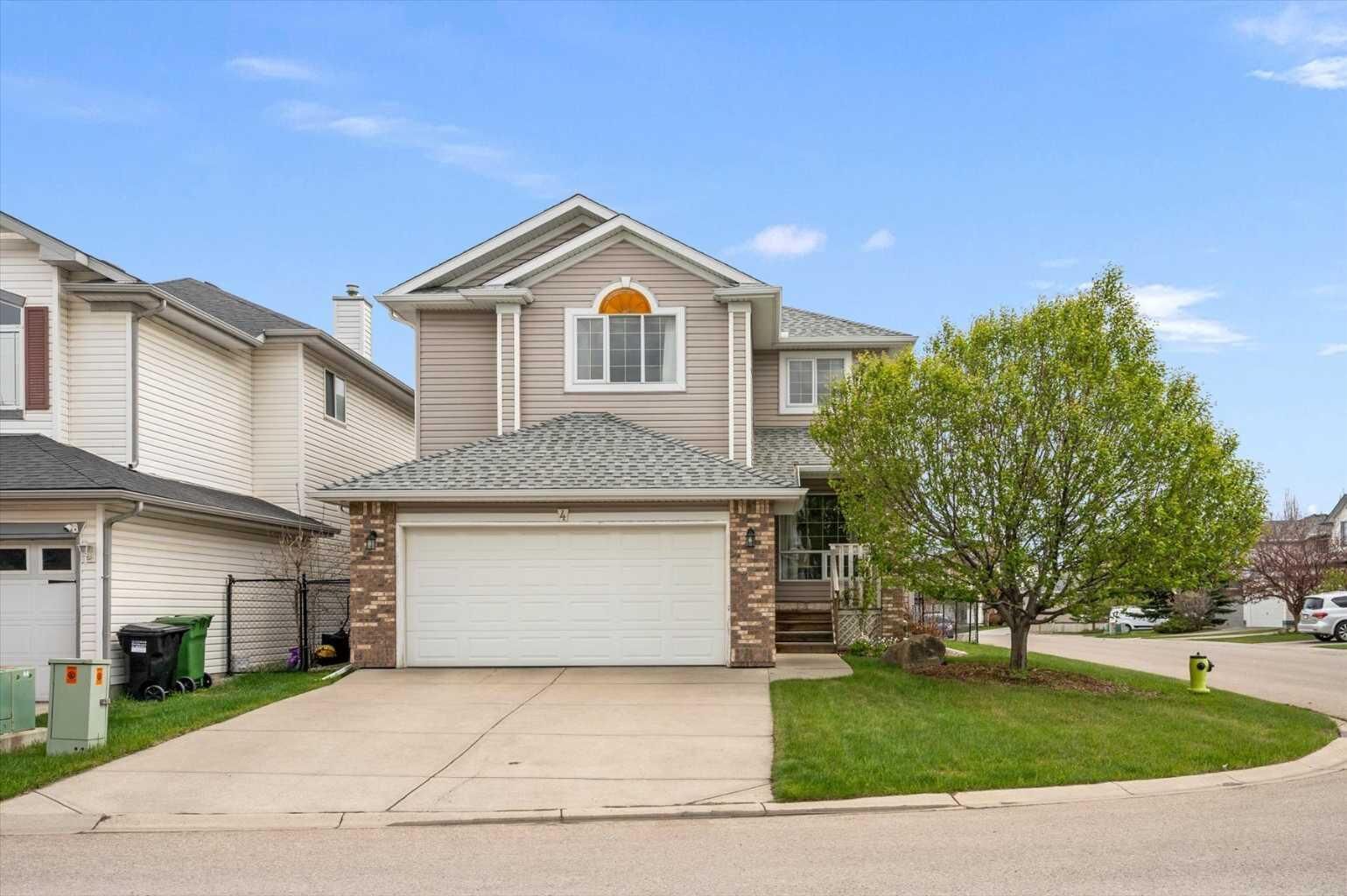Property Photo:  4 Citadel Meadow Court NW  AB T3G 4K6 
