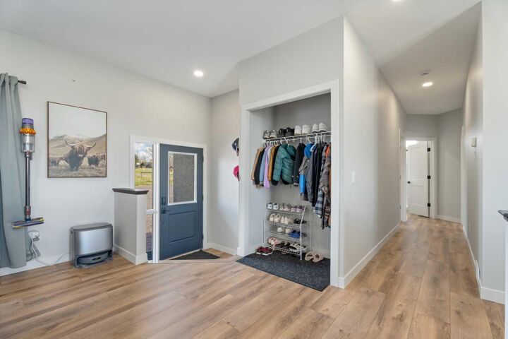 Property Photo:  354177 76 Street E  AB T1S 5W9 