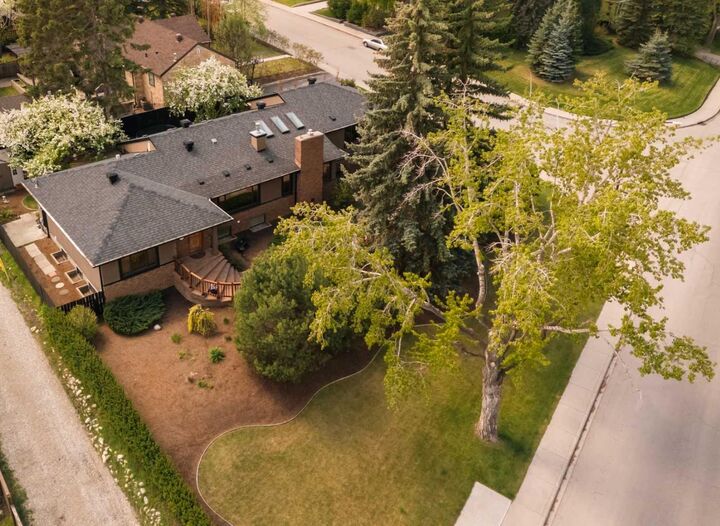 Property Photo:  1109 Council Way SW  AB T2T 1X5 