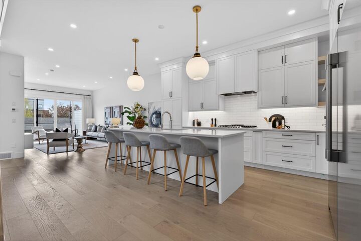 Property Photo: 2506 20 Street SW AB T2T 4Z3