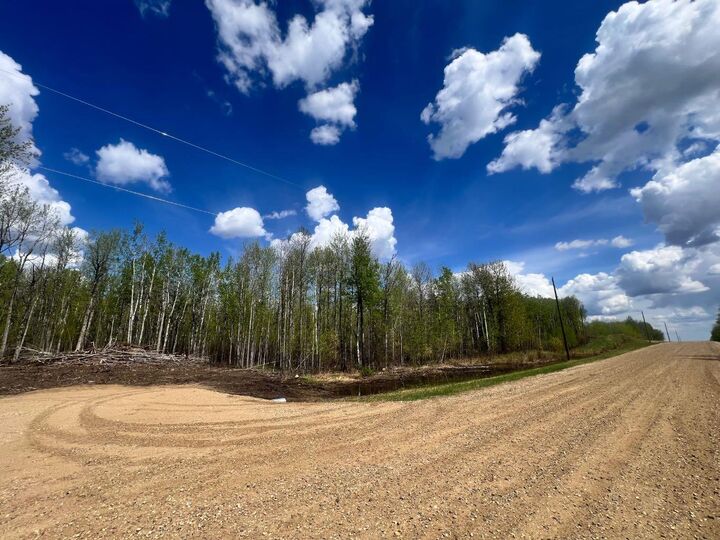 Property Photo:  26204451 3  AB T9S 2B1 