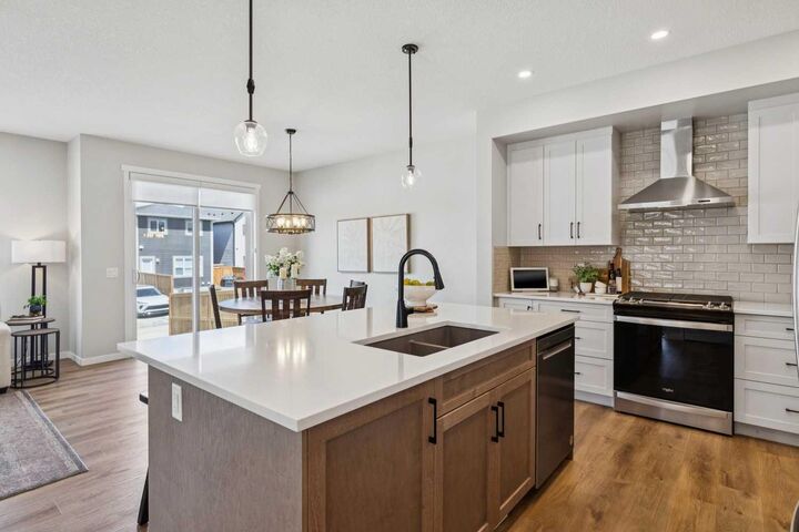 Property Photo: 437 Magnolia Way SE AB T3M 3T5