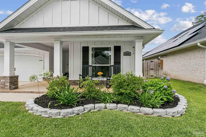 Property Photo:  5694 Dunridge Dr  FL 32571 