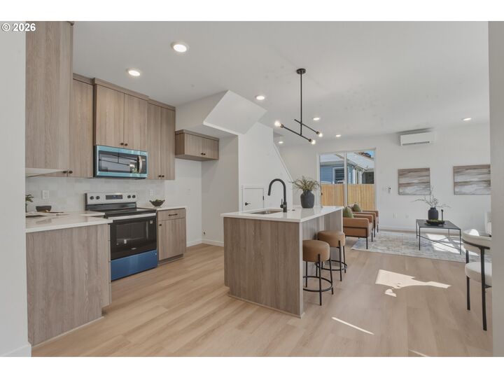 Property Photo: 6179 N Albina Ave OR 97217
