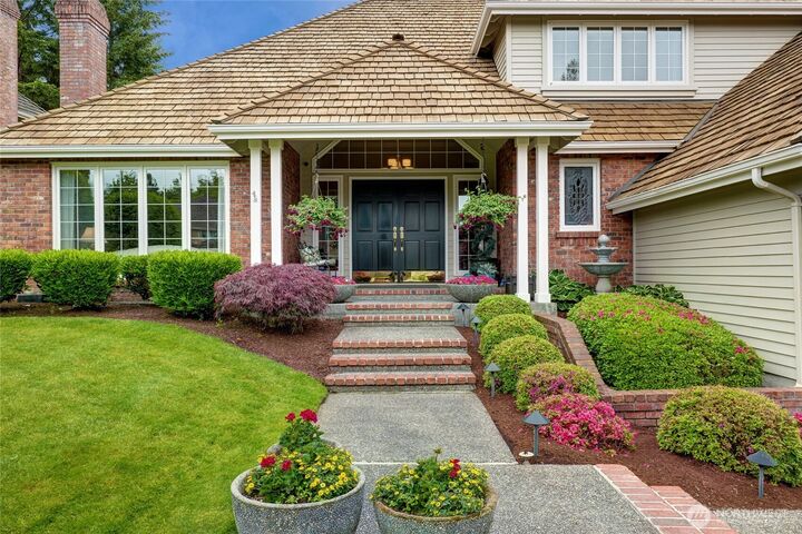 Property Photo:  22519 SE 46th Place  WA 98075 