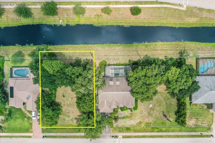 Property Photo: 294 Main Street FL 32958