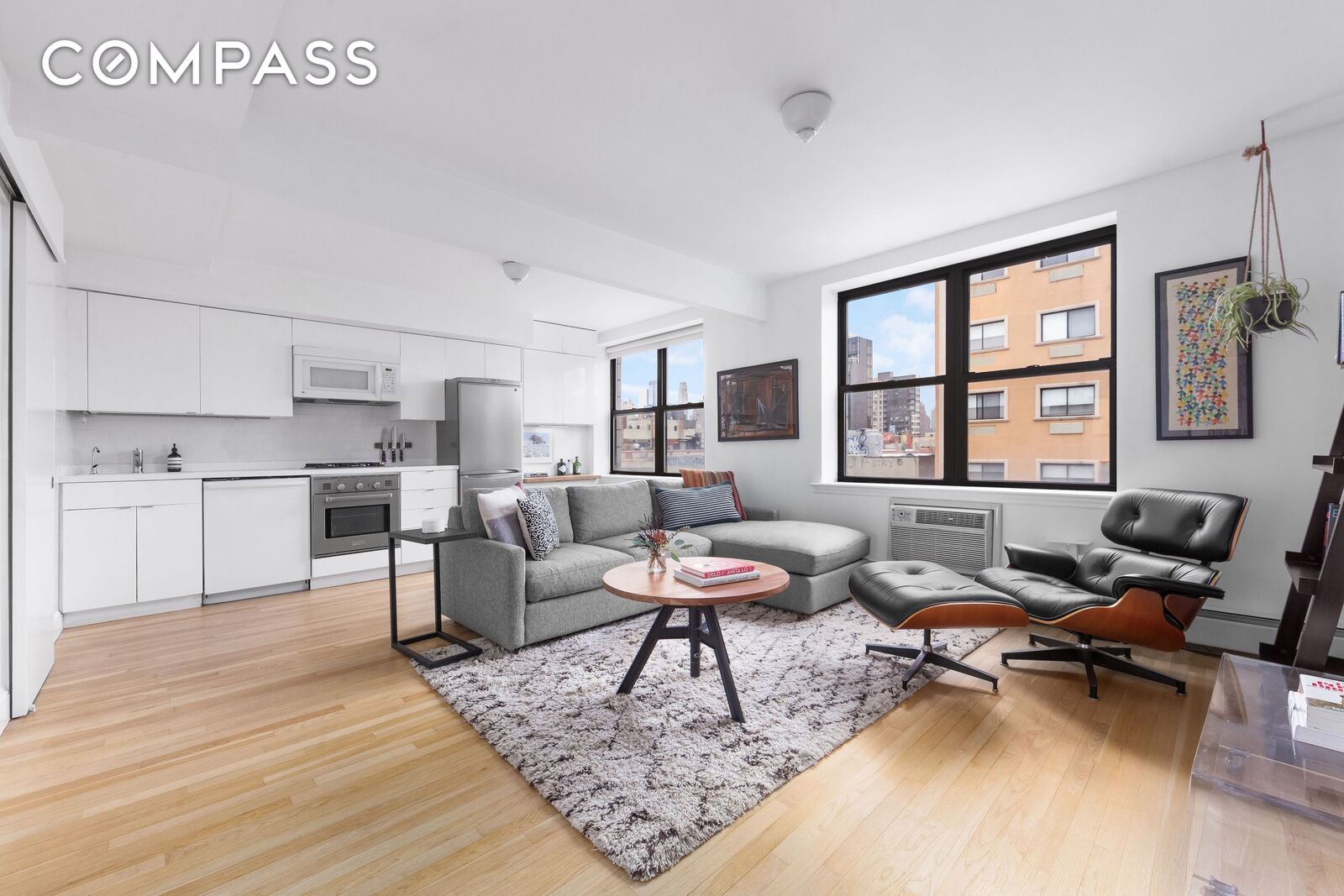 Property Photo: 133 Essex Street 802 NY 10002