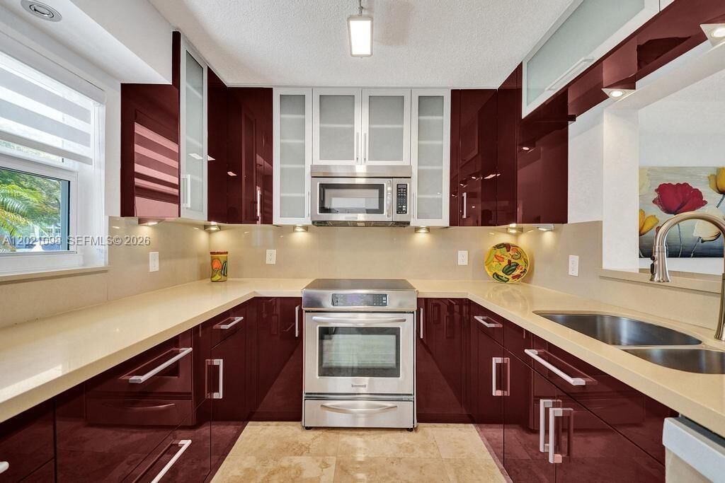 Property Photo: 1025 SE 3rd Ave 108 FL 33004