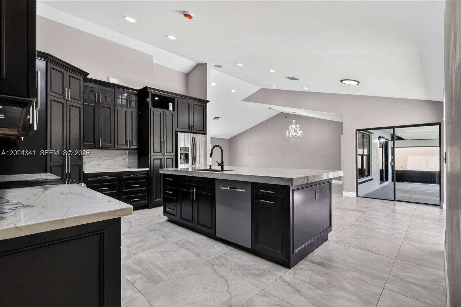 Property Photo: 9654 Sun Pointe Drive FL 33437