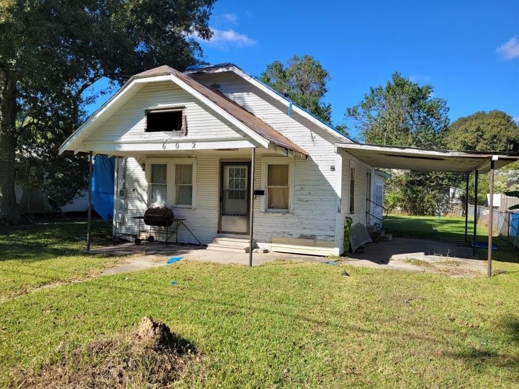 Property Photo:  602 McKinley  LA 70546 