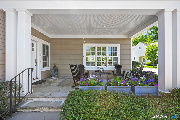 Property Photo:  77 Havemeyer Lane 32  CT 06902 