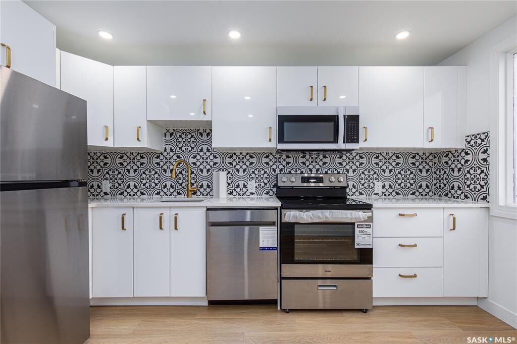 Property Photo: 453 Lillooet Street W SK S6H 4Z4